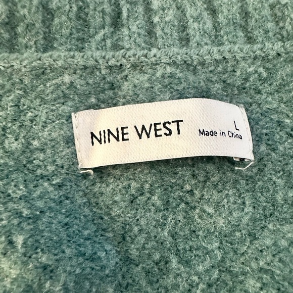Nine West V-Neck Tunic Cozy Relaxed Fit Green V-Neck Sweater with Side Slit, s L - Picture 4 of 6